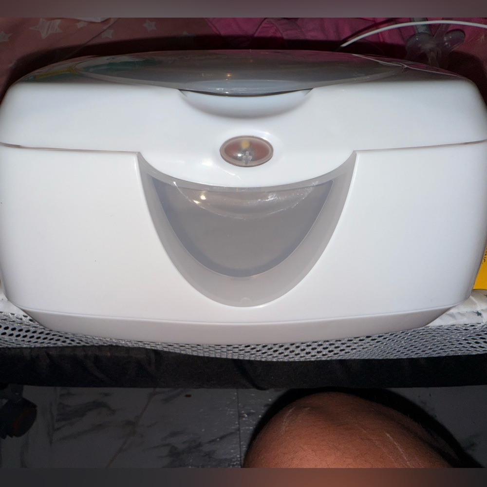 Baby wipe warmer
